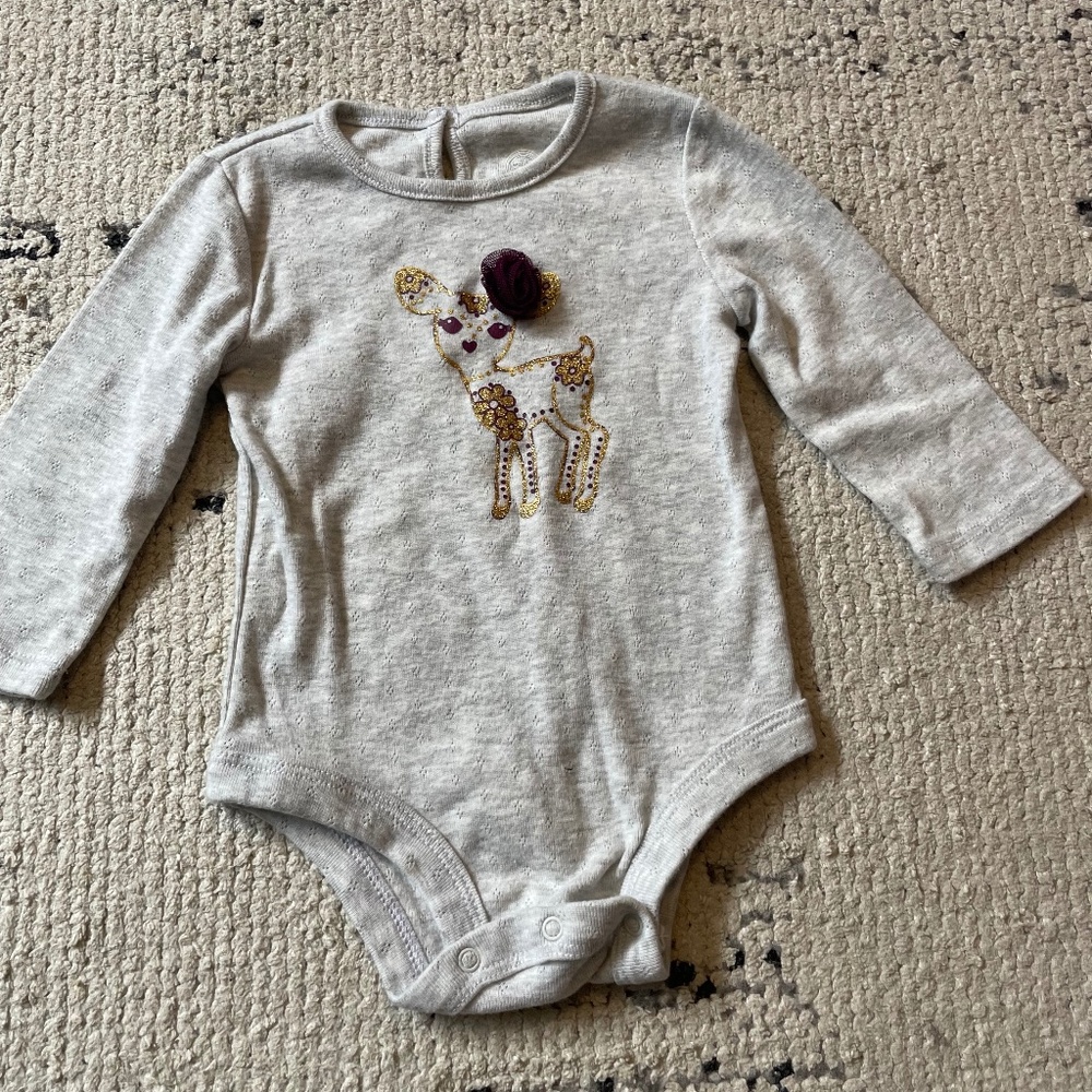 Wonder Nation baby girls size 6-9 months Onesie long sleeve gray deer maroon gol